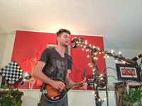 Levi Weaver house show in Eugene July 2012, photo by Daniel Temmesfeld, cc 2012