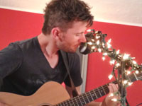 Levi Weaver house show in Eugene July 2012, photo by Daniel Temmesfeld, cc 2012
