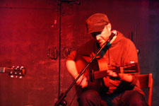 Peter Mulvey and Jeffrey Foucault in Eugene 2010, photo by Margaret OBrien - Emobie Photography, cc 2010