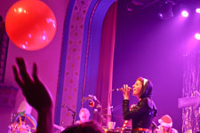 Sufjan Stevens Christmas Sing-a-Long tour 2012 in Portland, photo by Daniel Temmesfeld, cc 2012